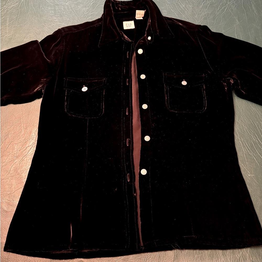 Super cute black velvet dressy blouse. Soft interior too!